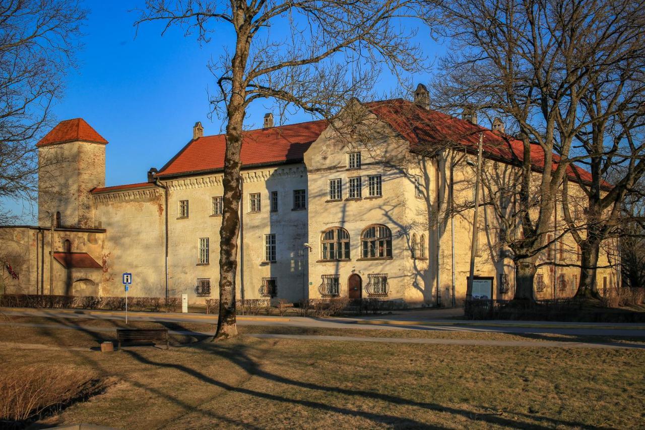 Dundagas Pils Hostel Bagian luar foto