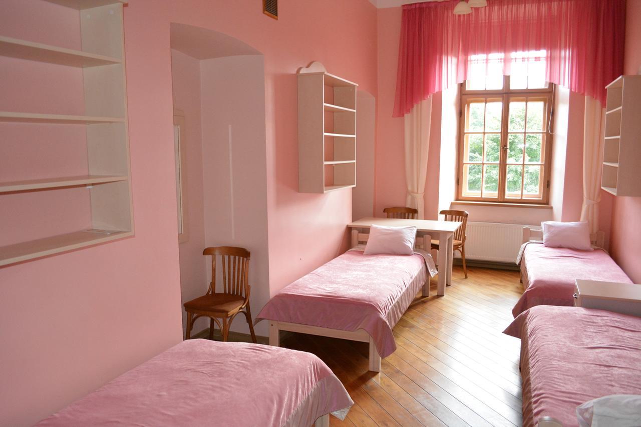 Dundagas Pils Hostel Ruang foto