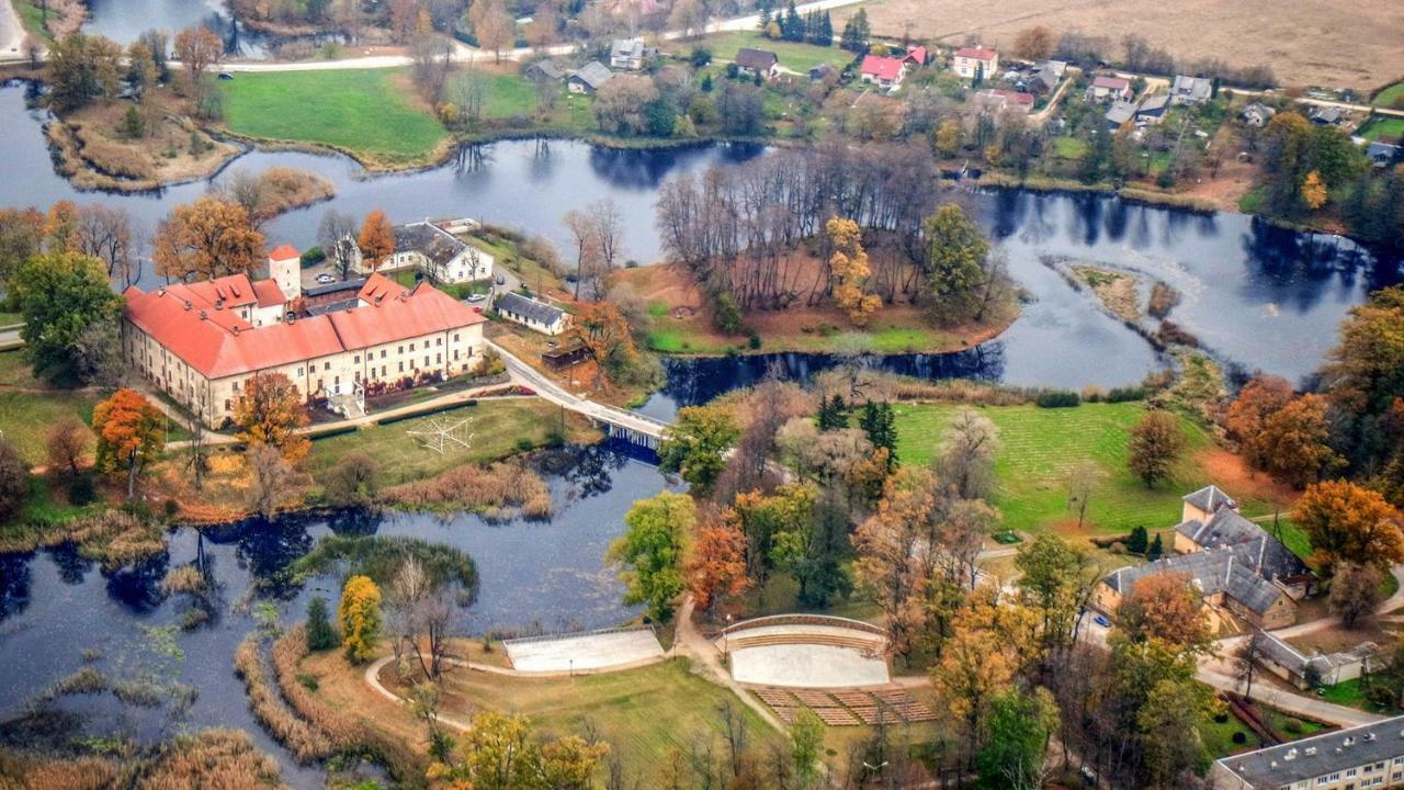 Dundagas Pils Hostel Bagian luar foto